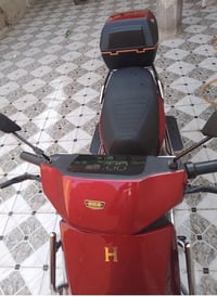 دراجه شحن  صارلي خمس اشهر من أخذتها  الداجه نظيفه يعني ما متعبها  الي ...