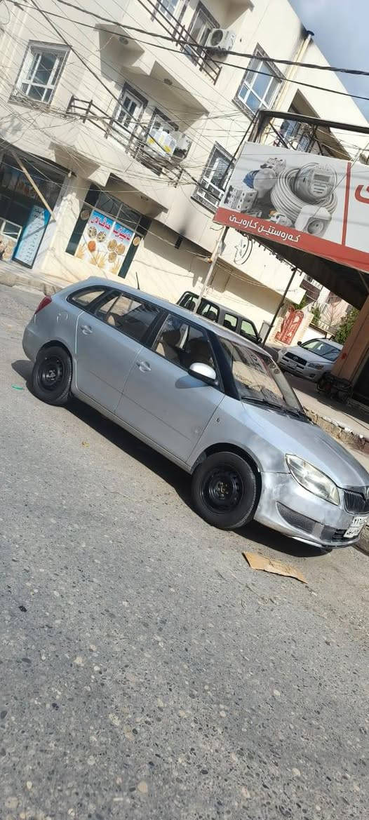 فابيا 2013 
مكينة 16
شاصي طويل
قطعتين صبخ
تحويل و غرامات بشرط
سعر 70 ومجال سيارة بدهوك
رقم موبايل *********** دهوك, العراق
