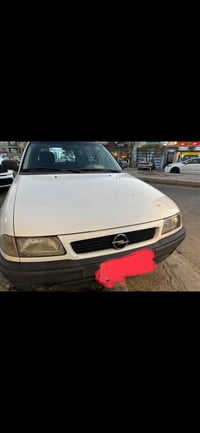 اخوان متوفر ٤ ابواب استرا استيشن ابيض حاوية لوك مع جاملغ ايمن ابيض حاو...