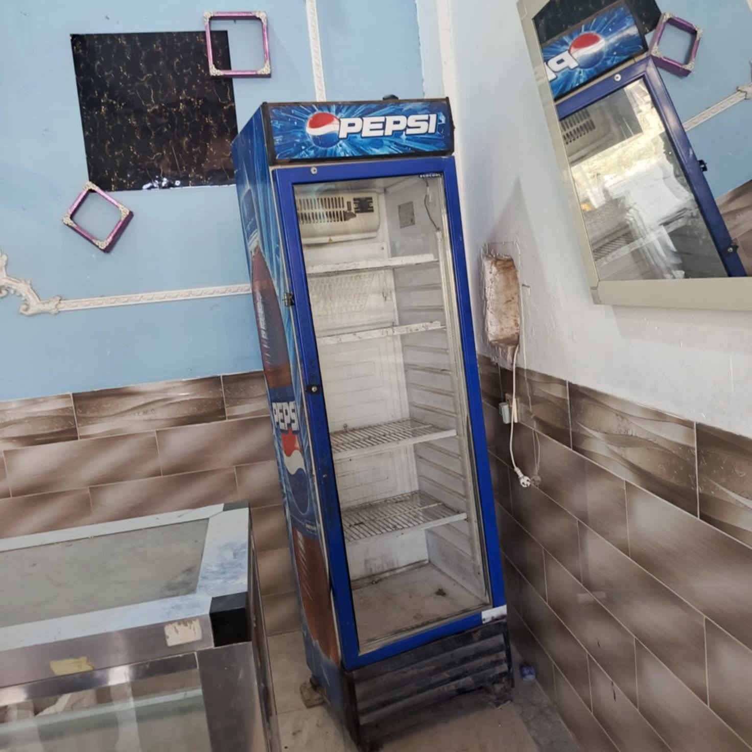 السلام عليكم 
عارضة للبيع 
مكان ناحية اللطيفية 14 تموز 
سعرها 200
ملاحظة مكلف بالنشر تواصل مع الرقم 
***********
