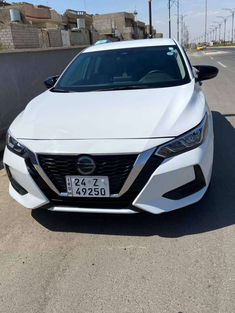 نيسان سنترا 2023  مواصفات sv رقم دهوك   هزه وسنويه جديده بأسمي تحويل ثاني يوم
ماشيه 16  
حادث كلش خفيف  فقط تبديل بونيد بدون ايرباك بدون دواخل. السياره خالي من شخوط والخدوش كفاله عامه 
بيها سستم كفرات سوادات  
جاهزه من ناحيه كهربائيه وتبريد وتدفئه شغال رادارات اماميه وخلفيه   تخم تايرات جديده 
محرك وكير شرط  
 السعر 144وبيها مجال للشراي
مكان السياره الموصل.  الاتصال على الرقم***********

