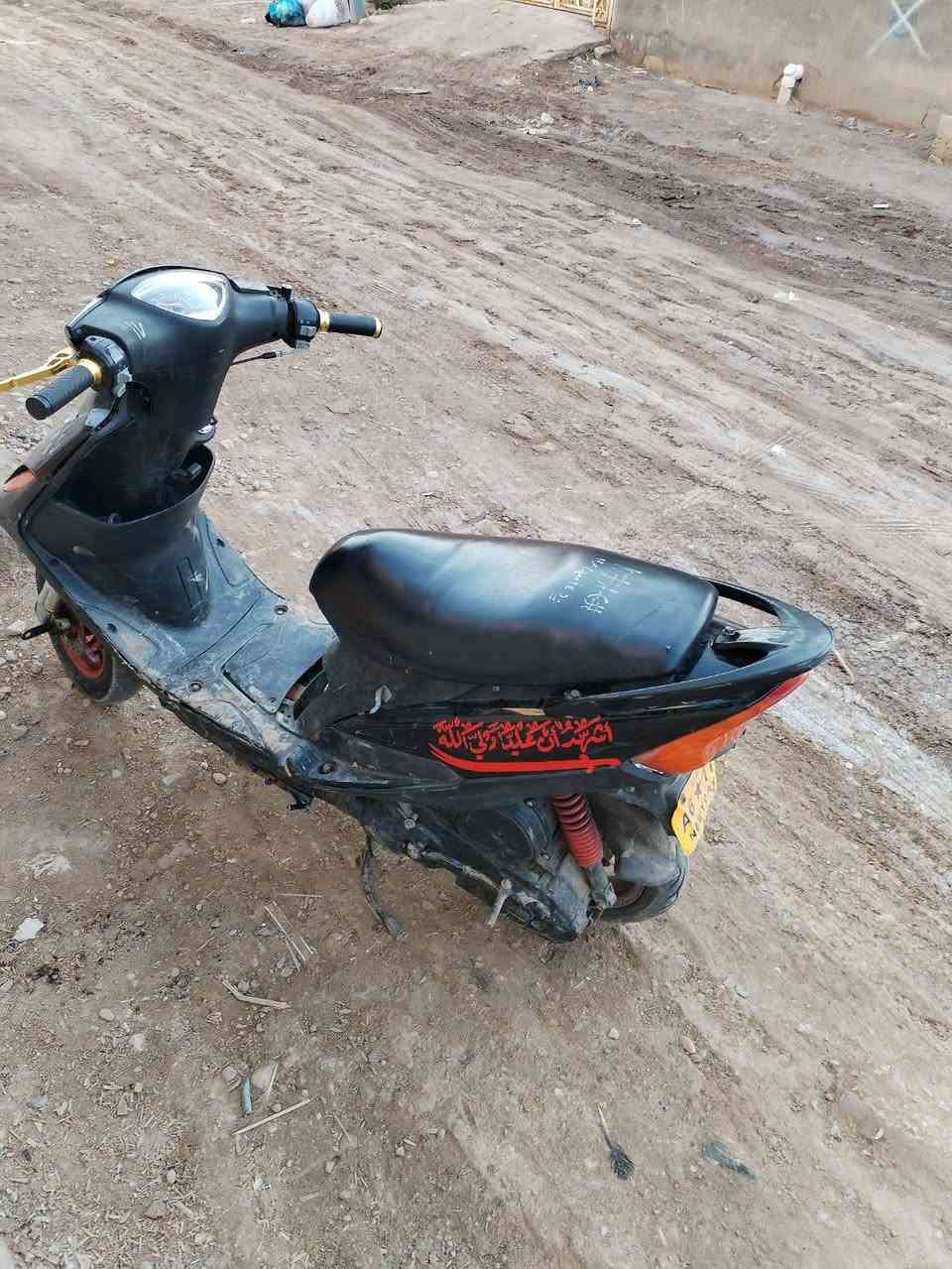 سلام عليكم ماكس عدله للبيع بيها خيط تبخير مرات يروح وصوت بل كلج خلفي فقط واتساب وشريحه  سعر ٤٠٠ بيها مجال رقمي
***********
