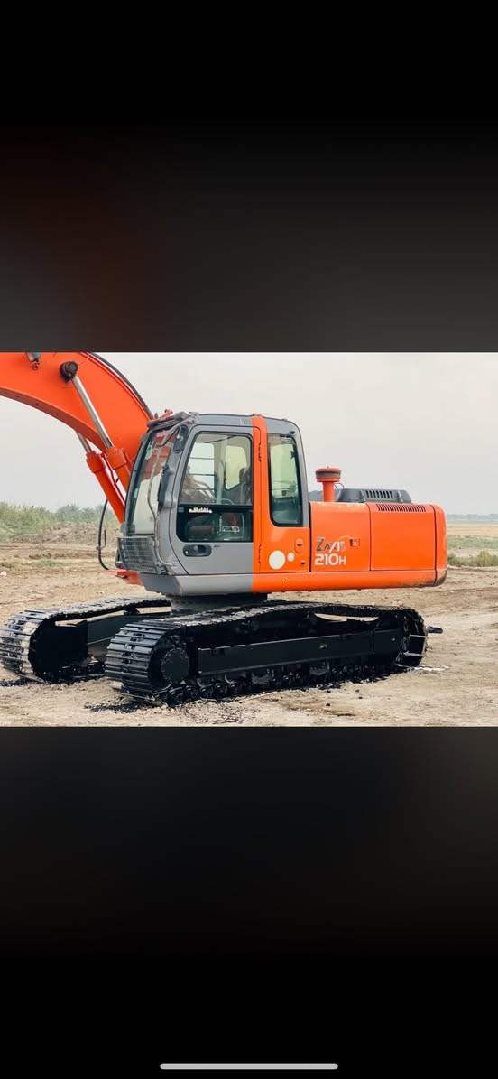 سلام عليكم حفاره زت عادي البيع حجم 210Hرقم الماني واسط. موديل 2006جاهزه العمل ***********
