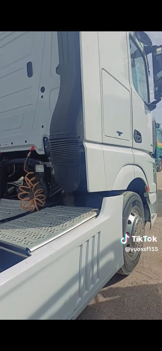 سلام عليكم وحش موديل 2015 رقم دهوك بس راس مسجاله بسمي مكينه 71 كور عالي سياره جديده معنه كلمه مكان سياره أبو غريب ***********
