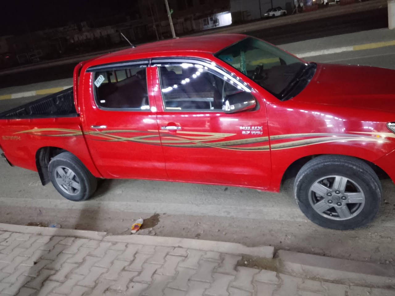 عندي تويوتا موديل 13 السياره اوتوماتيك محرك مقفول كفاله عامه الرقم ديالى مميز رقم الهاتف ***********
