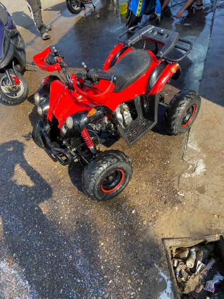 السلام عليكم دراجه رباعيه اللبيع سرعه 80مكينه خرسه بك شغال شلعه ومعدل خير من الله سلف نكره كهربايات كلهه كامله مابيهه اي نقص السعر 400وبيهه مجال المكان بغداد الشعب وهاذه رقمي ***********
