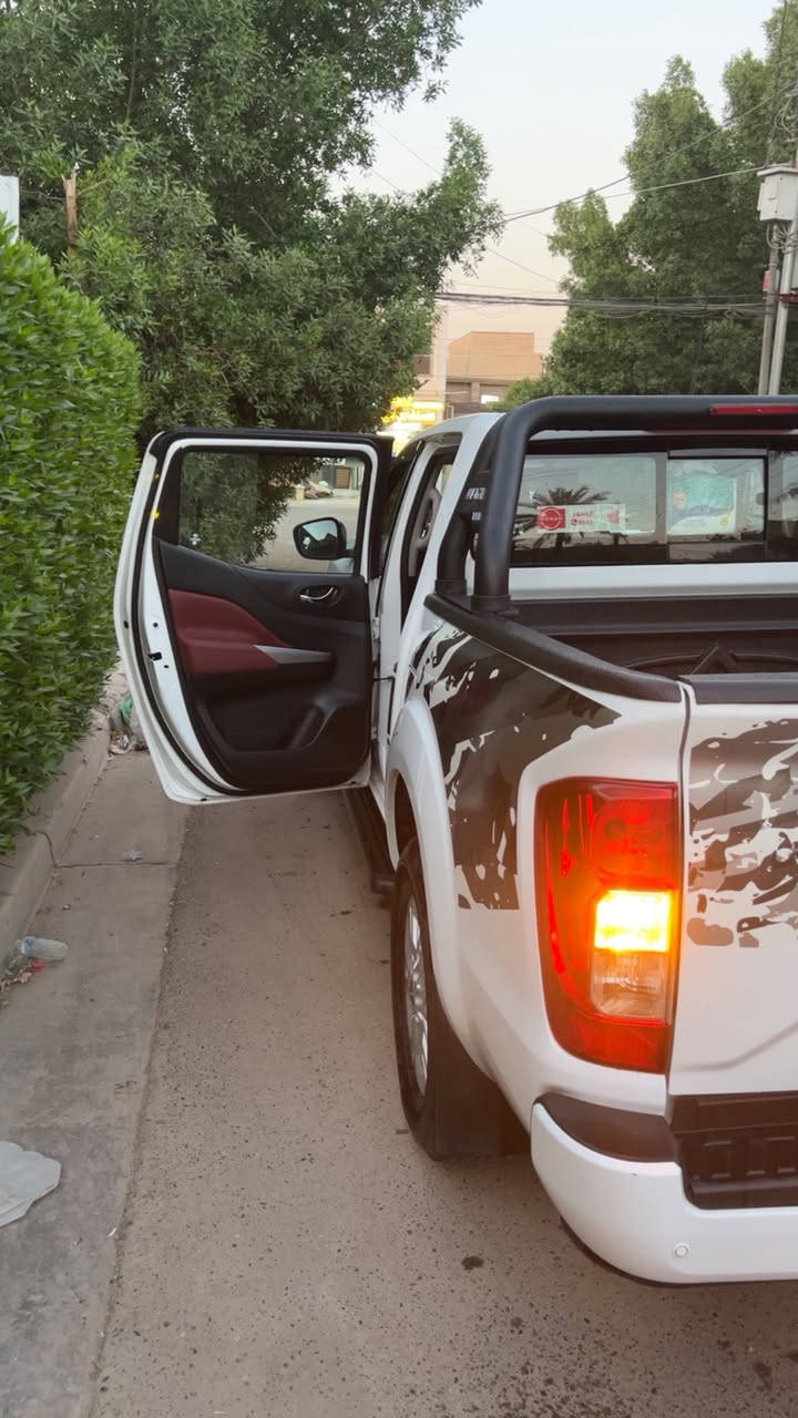 نيسان نيفاره موديل 2024 خليجية 
كير عادي
ماشيه 20 KM سياره زيرو ع ايدي ماخذه
رقم اربيل الدولي ب اسمي تحويل مباشر
داخل جلد احمر بلادي 
كامرا حساسات 
تحكم سترين جهتين
السياره جديده بدون شخط ولاطخه بلاديه
السعر 215 وبي مجال بسيط
مكاني بغداد العامريه
***********
