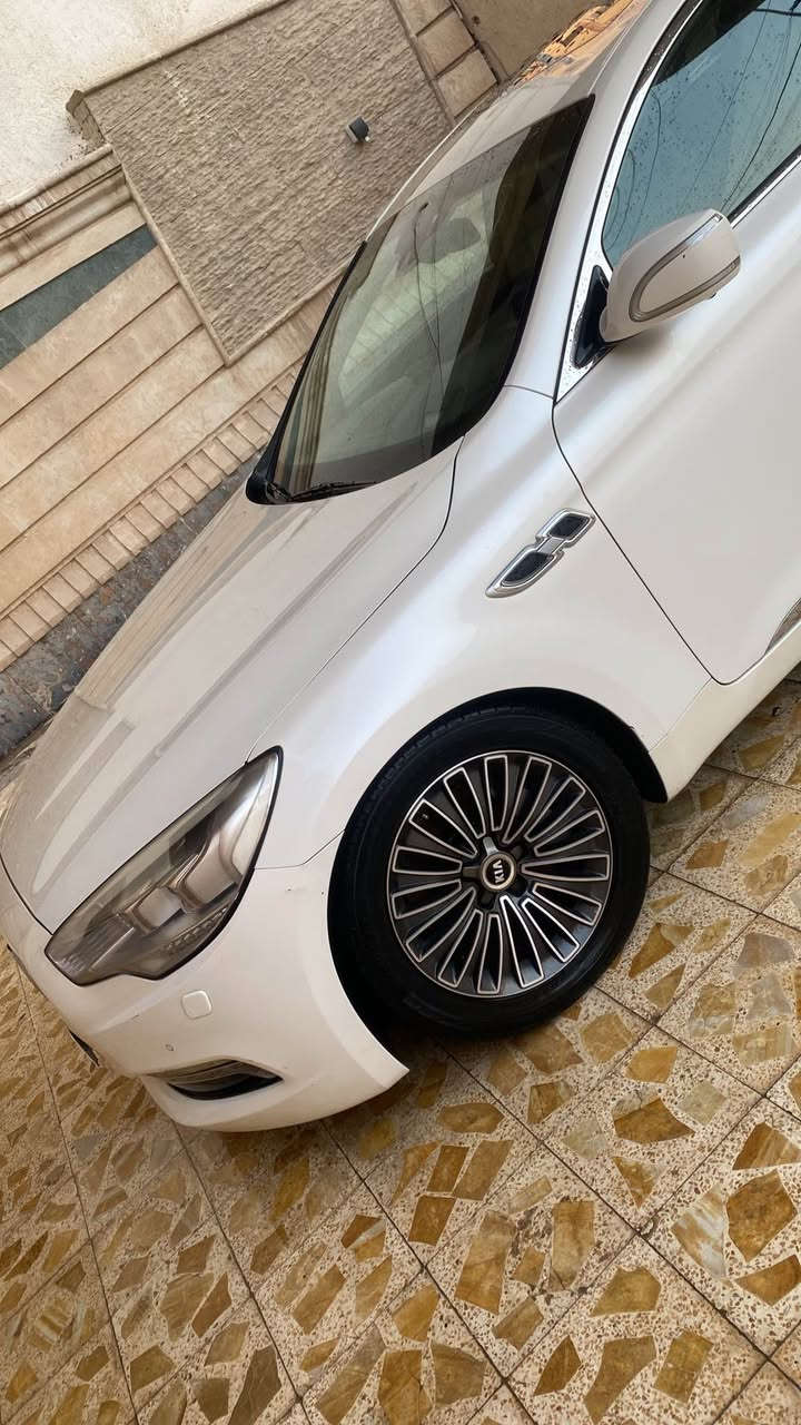 كيا كوريس 2014 خليجي فئه اولى
محرك 3800 V6
محرك وكير كفاله 
ماشيه 120 حقيقي
گير 8 نمر كوبرا
اللون ابيض
كل الابواب شفط 
الجنطه شفط
بصمه اربع ابواب
ستيرن كهرباء متحرك
ذاكره خزن كشن السائق والستيرن
دبل جام لعزل الصوت والحراره
رادار كل الجهات مع تحذير المنطقه العمياء 
لايتات لد ١٦ عدسه زنون ومتحرك 
زراك لايت
اكياس هواء كهرباء للراحه في كشن السائق والكشنات الخلفيه
بروجكترات لد 
كشنات جلد (النابا) افخم انواع الجلود لون بيجي

جكات تصعد وتنزل السياره بس الجكات منزلهن محول السياره لوي الجكات موجودات عندي 

مري شفط وقلاب عالبگ لرؤيه اوضح
مرايات تعتيم للاضاءة العاليه وهيتر 
قماره شامواه فاخر 
كامرات عدد ٤ رؤيه محيطيه 360 درجه والخلفيه دواره مع الستيرن
حساسات امامي خلفي
فتحه سقف
كشنات جلد تدفئه وتبريد امامي خلفي
كشنات كهرباء امامي خلفي
شاشات عدد 3
تحكم ماوس امامي خلفي
الكشنات الخلفيه VIP 
تبريد 3 قطع
حساس مناخ اوتو يتحكم بفتح وغلق الهواء الخارجي حسب نقاوه الجو 
بردات عدد 5 بلاد
ايرباكات عدد 9
سماعات شركه لكسكون 14 سماعه
دمام عدد ٢ امامي خلفي
تحديد مسار
شاشه عرض معلومات عالجامه الاماميه 
العينه شاشه وامكانيه تغيير شكل العدادات حسب الرغبه
هاند بريك بصمه كهرباء
نضام اوتو هولد
انضمه قياده عدد 4 عادي وايكو وسبورت وثلج
نضام مانع انزلاق ABS
نضام تراكشن كونترول 
نضام حزام امان كهربائي
مثبت سرعه ورادار تفاعلى 
السياره مكفوله كفاله عامه اماكن بارد جداً قليله
رقم بغداد دولي هزه وسنويه جديد   
السعر165وبيها مجال 
مكان السياره ناصريه 
*********** Singapore
