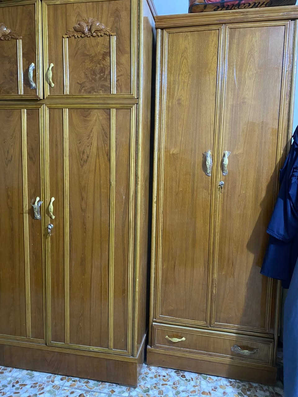 السلام عليكم
غرفة نوم للبيع شغل خاص نظيفه ومابيها اي ضرر صار اقل من سنة من اخذتها سبع قطع العنوان بغداد الاعلام 
ب 900 
***********
