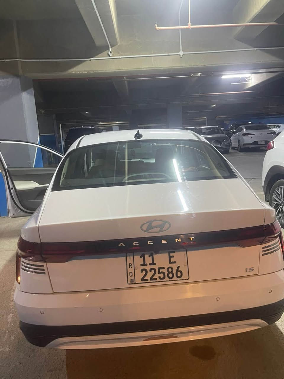 سلام عليكم
Accent 2024.  K  خليجي مكفوله من الصبغ ماشيه37

شاشه CarPlay تحكمات بلمري فتحه سويج عدد 2 معروفه الموصفات سياره جديده استخدام شخصي تحويل 2 يوم 

مكان السياره / شارع فلسطين ساحه بيروت 
هذا رقمي *********** 
معروضه 137 وبيهه مجال
