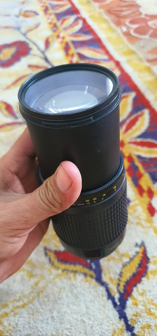 سلام عليكم زوم رياضي نيكون 70 300 فول نظافه جديد معه فلتر مكاني نجف يوجد توصيل جميع المحافظات العراق *********** Iran
