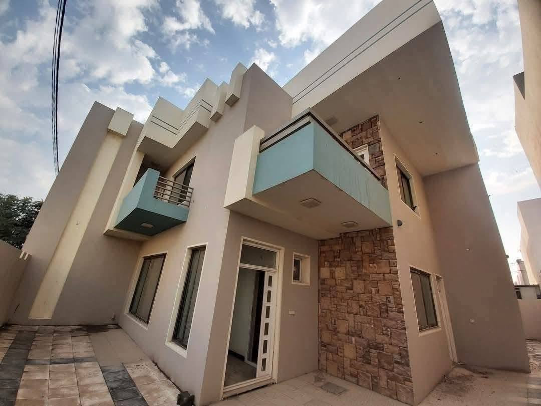 يتوفر دار للأيجار في مجمع عماد سكر النجف
المساحه 250 متر 
طابقين مكون من غرف نوم عدد 4 وصاله استقبال مطبخ مجموعة صحيات كراج وحديقه 

سيتم الرد في التعليقات  لمعرفة السعر /اكتب تم 

مكتب ابو رضا للعقار عنوان المكتب حي القادسية مقابل مجمع عماد سكر قرب فلكة المطار 

التواصل واتساب فقط بدون اتصال *********** 
فقط واتساب اخوان الخط غير شغال
