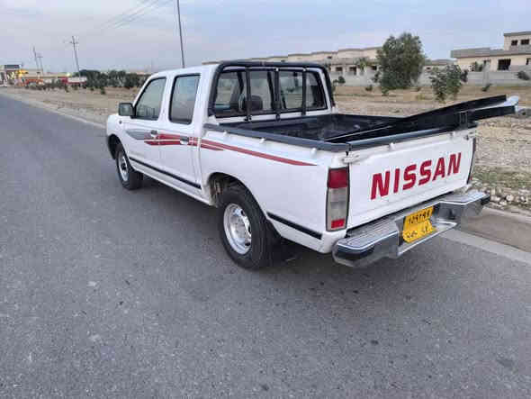 نیسان دەبڵ  مۆدێل 2008 گێڕ مەکینە ئەکسل بەشەرت مەکینەی کراوەتۆ سەنەوی تازەیە هەرچوار تایەی تازەیە سۆنەریم داناوە نرخی 128 گەڵا شوێن کەلار *********** كالار
