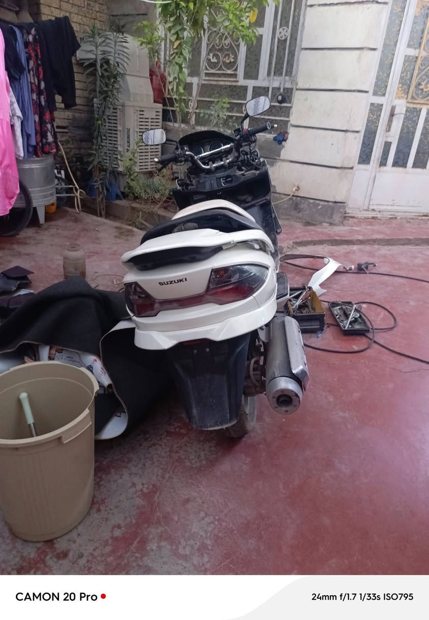 السلام عليكم شباب دراجه سكار ولف 400 دراجه بلادي شرط بلادي صارلي 6 اشهر من نزلته من رمبه كل كفراته موجوده دراجه بيه مشكله بل حساس مال نوزل جدراجه اكفل محرك دراجه سكليتر بيه تدفه دراجه كلش حلوه فصخته مابيه حيل اشده سعر قفل قفل 750 اي مجال مابيه عنواني بغداد العبيدي رأسه شارع عشرين ***********
