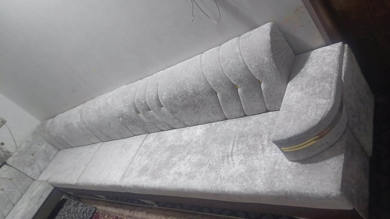 ديوان تسكام ١٠ مقاعد  جديد ٤٢٥ حله حي العسكري 
ألون ابيض ع رصاصي فاتح حلو حلة, بابل


**إذا كنت صاحب هذا الإعلان وتريد حذفه لأي سبب، رجاءا أرسل رسالة إلى الدعم الفني**