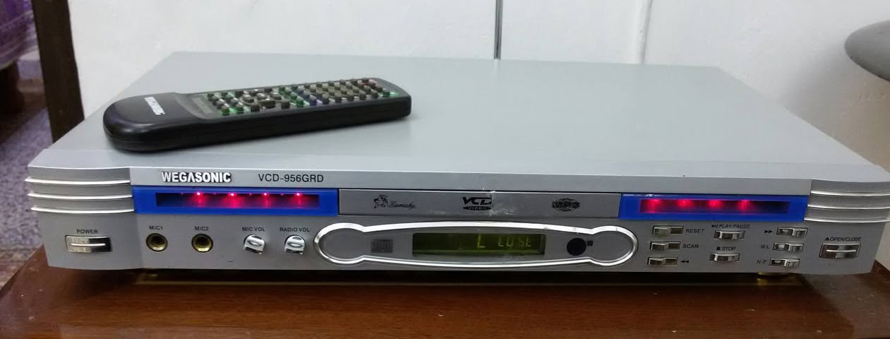 بسم الله
تلفزيون قيثارة نظيف وشغال حجم ١٤ نقص ريموت
مع ستلايت شغال نوع سترونغ
مع مشغل اقراص CD هدية باب الفيديو واكفة 
سعر كل المجموعة ٣٥ نهائي
بغداد ... المنصور ... لايوجد توصيل محافظات رجاءا


**إذا كنت صاحب هذا الإعلان وتريد حذفه لأي سبب، رجاءا أرسل رسالة إلى الدعم الفني**