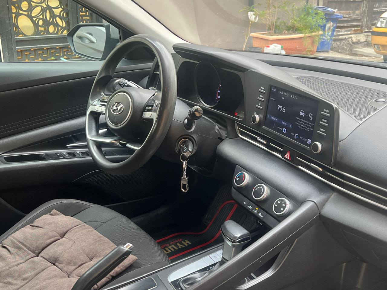 (النتره هونداي للبيع) 
مديل 2021 محرك كير مكفول السياره جديده الغود شواصي مابيه شئ صور الحادث داخل نشر سنويه بسمي رقم بغداد 
الموصفات 
تحكمات ستيرن
تبريد ثلج 
كاربلي شاشه 
رادار  مري جانبي
اوتو ستوب 
مثبت سرعه 
قياده ذاتيه 
رادار اماي بريك 
حساسات اماميه 
 رقم الهاتف 
(***********)
