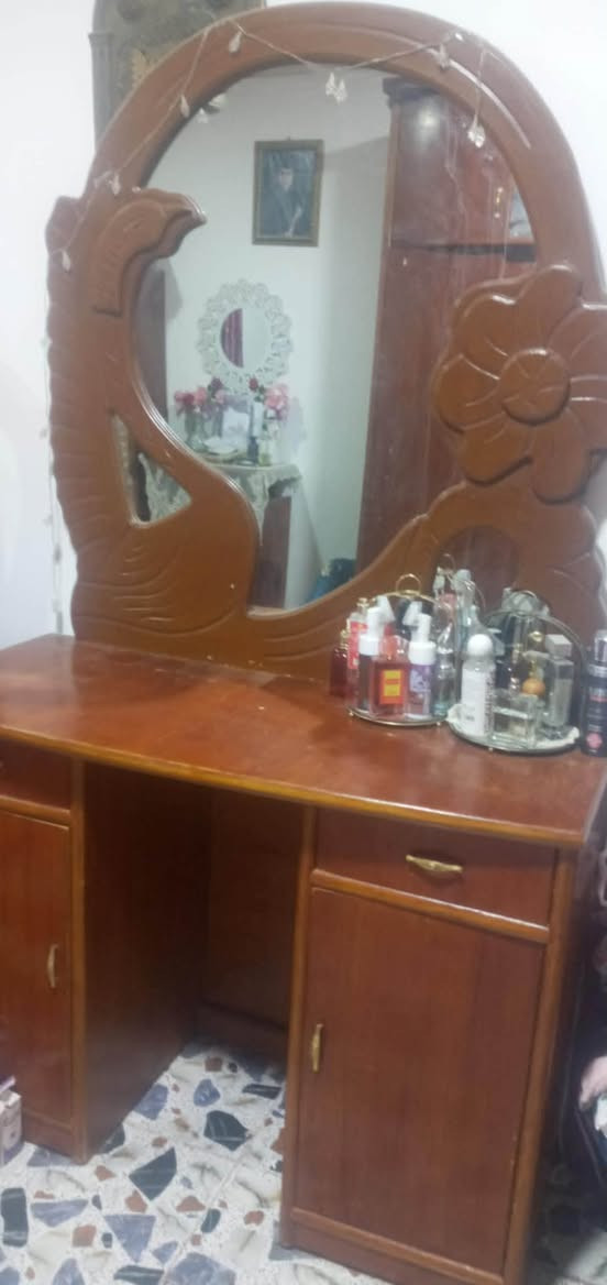 سلام عليكم
غرفه اخشاب  احطاطه للبيع 

مكان عنه 
 
تواصل على الرقم 

‭***********‬
