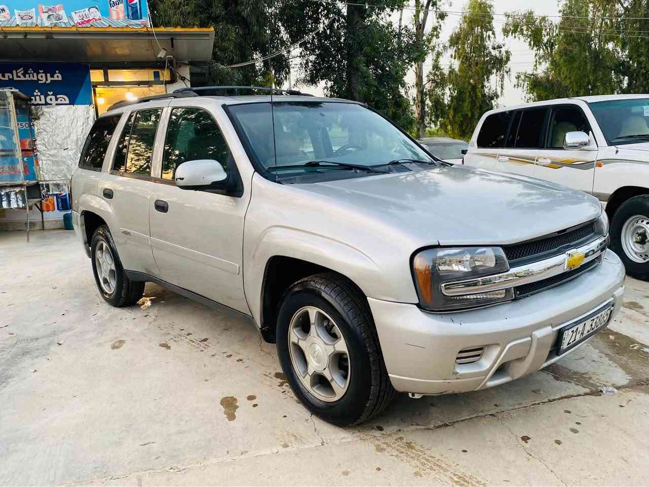 ترافلایزەر  2007  بە س سلایت  نیە بەشەرتی گێر ومەکینە و تەبریدو  ھەموگیانی  بەشەرت 
دە بڵ ئەکسل و سنەوی نوێیە رەقەمی نوێیە  ھەزەی نوێیە 
4تایەی نوێیە  غازو بە نزین
سەیارەکە  2 پارچەی پە مە لێدانی  ھیج نیە
سعری 87 وەرەقە کمیک مجال
لەکۆ یە دادەنیشم 
***********
*********** كويسينجاك, أربيل
