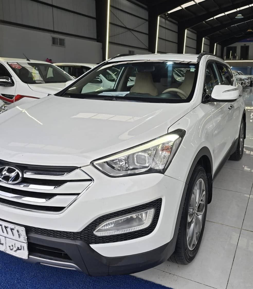 السلام عليكم 
للبيع سنتافي 2013خليجي 
4سلندر محرك مفتوح بدون اي عيب 
مواصفات 
* تحكم ستيرن
* 7 راكب
* مرايات شفط 
* مرايات اشارة
صور سونار بل منشور 
مكاني  كلار 
للستفسار ***********
