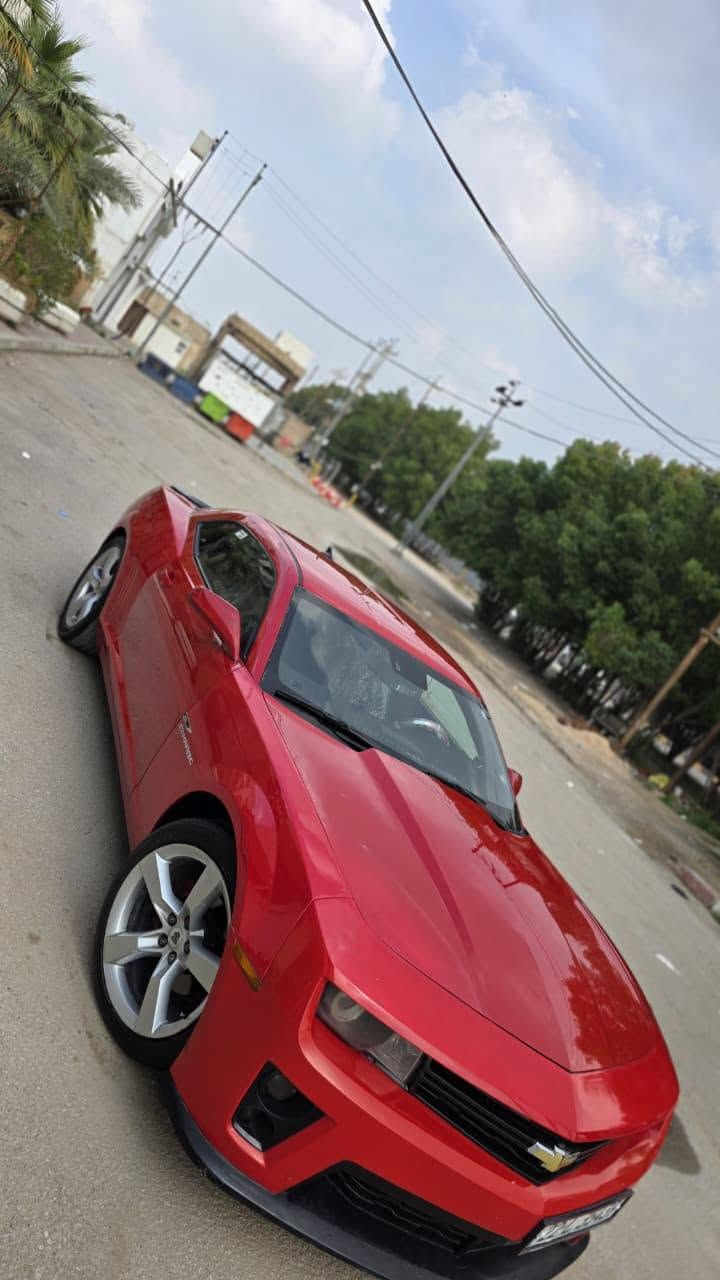 كمارو من الانظاف بموديلها بالعراق  
للمراوس او البيع 
2010 RS
V6 
فول عدى الفتحه 
كيجات وشفتات 
منظومه زنون رهيبه 
منظومه ماء ومراوح 
دهن اصلي 
مبرمجة على البانزين العادي صفر دوانز 
سستم صوت بوستن 
حدادية نظيفه 
تخم تاير 
كهربائياتها كلها تمام
ولا گلوب بالدشبول مشتغل 
منظومه تبريد عوزه كبريسر 
رقم اربيل تحويل او وكالة
راعيها كردي ولد شاب مرتب ومؤدب 
السعر 75
طخه جاملغ خلفي صبغ 2قطع بدون داخل  
***********
المكان النجف الاشرف    حي ميسان مغابيل قريت القدير

