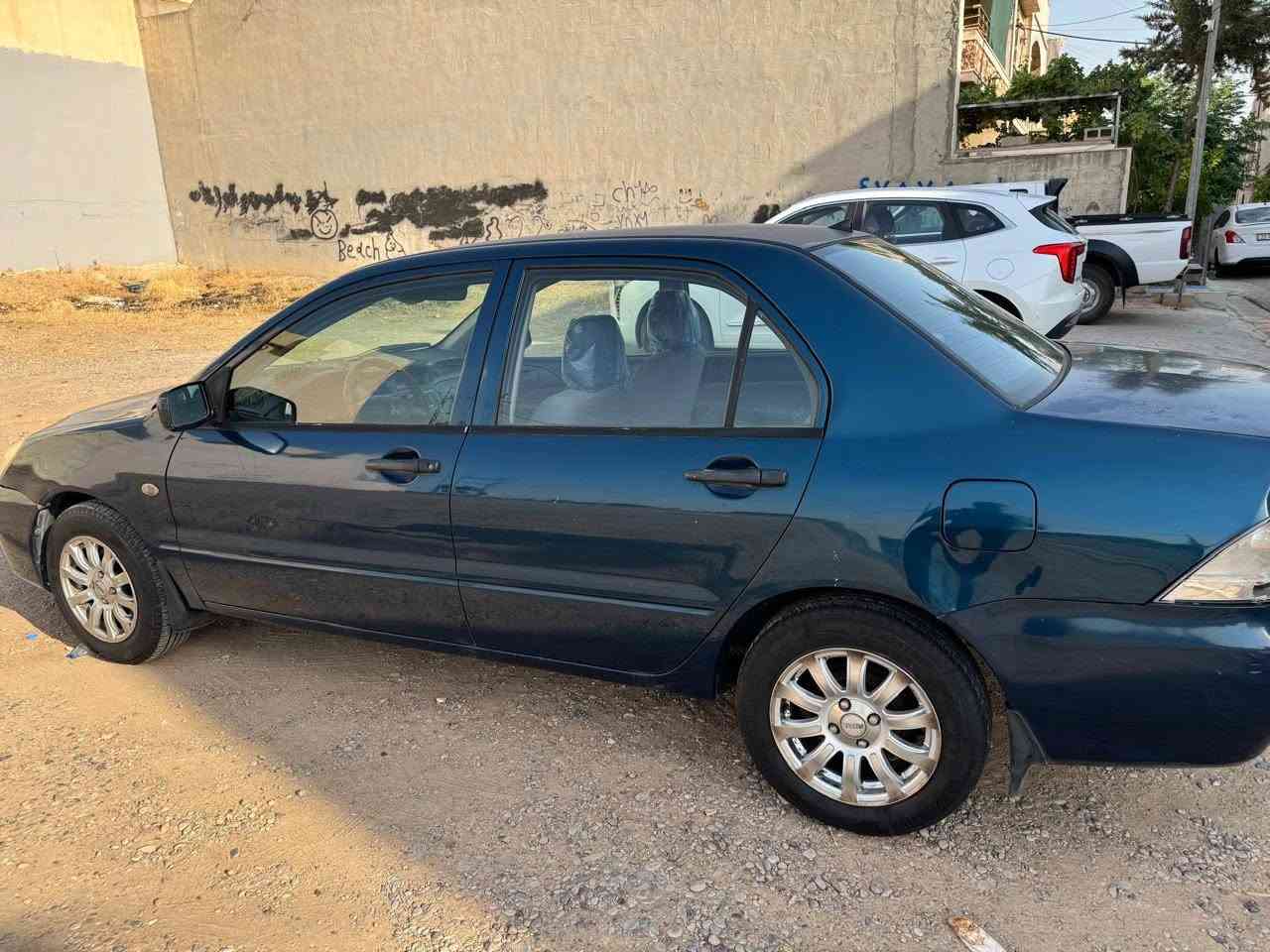 لانسەر 2010 بۆ فرۆشتن
یەك پارچەی هەیە بی داخلی بی ژوری 
سەیارەکە زۆر توند و تۆلە یەك دیانر مەسرەفی نیە مەکینە گەورەیە 
سەیارەکە بەناوی خۆمە 
ژمارە مۆبایل ***********
سەیارەکە لە هەولێرە 
نرخی 63 وەرقە مجال
