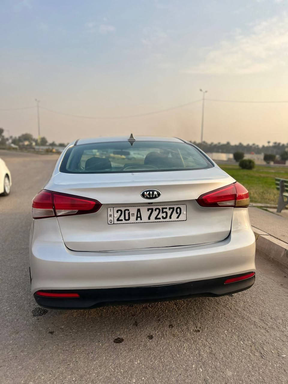 السلام عليكم كيافورتي 2017سيارة جاهزة كيرمحرك تبريد صدر تخم تاير سيارة جاهزة مناقصهه برغي شغل واطلع وين ميعجبك بيهه صبغ جاملغ امامي نصه وبنيد نصه وقبق جنطه حادثهه من امريكا السعر108للتصال***********و***********منضومه زنون اصليه شارع نهار. وراد كندي حادثهه من امريكا قبق جنطه فقط محرك الفين دوش بغداد, العراق
