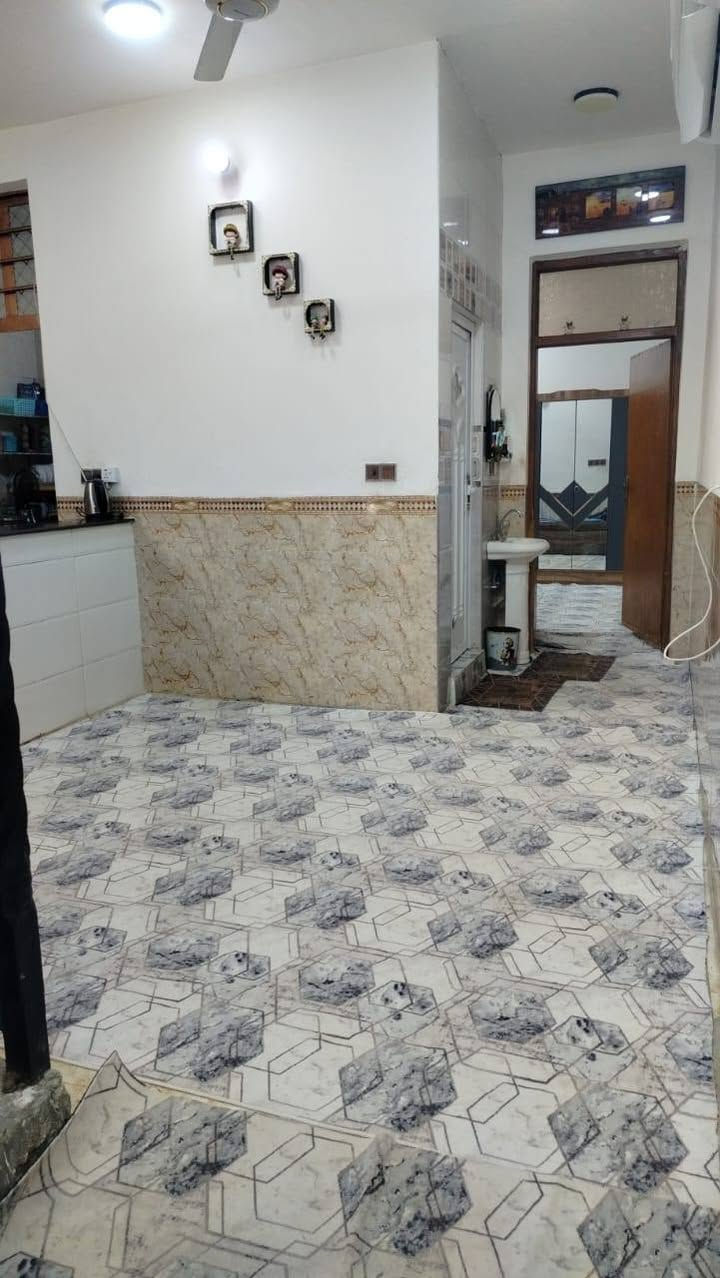 دار للبيع طابو زراعي🏠حي الاسرى
📐 المساحة: 100 متر
📏 الواجهة: 5.5 متر
📏 النزال: 18.5 متر
🛏️ غرفة نوم
🛋️ صالة
🍽️ مطبخ
📞 للاستفسار: يرجى الاتصال /*********** مراسلة وتساب/***********
