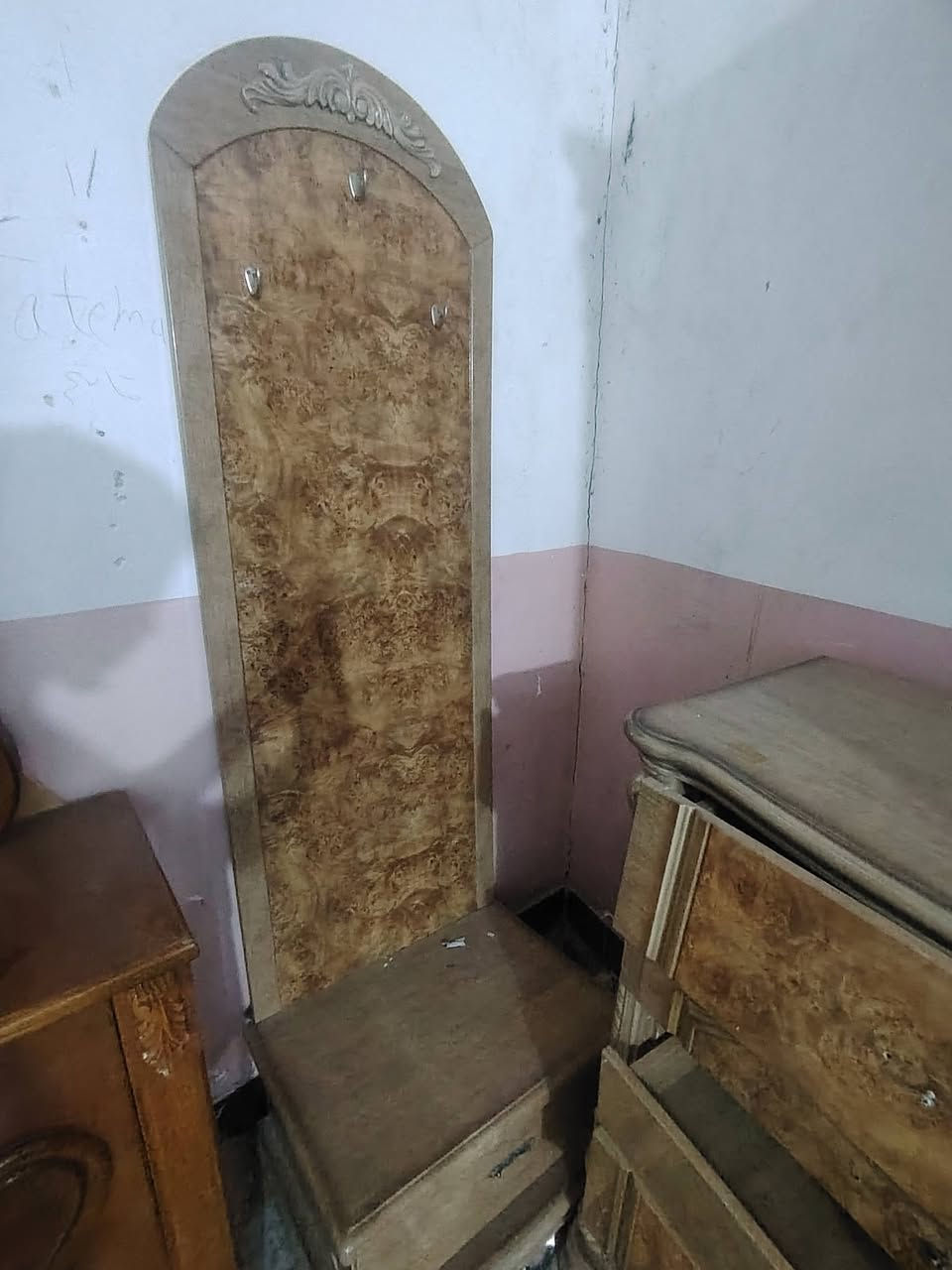 السلام عليكم
غرفه للبيع نضيفه جدا مثل ما واضح أمامكم بصوره
اي استفسار اتصل على الرقم  ***********  المكان بابل _ الكفل
