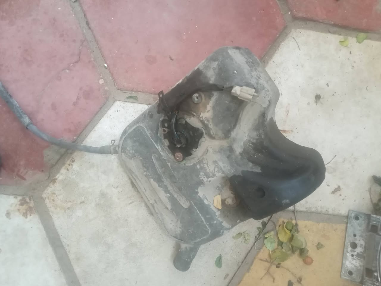 السلام عليكم غراض تفصيخ جي٤ للبيع بأسعار مناسبه جدا
ستانه نص٧الف
ستانه جانبيه٥الف
دبل خلفي٥الف
دبلات اماميه٨الف
بيت باتري٥الف
سوادات١٠الف
تانكي ٧الف
ويل امامي٨الف
بك لايت٨الف 
رجاءا الاسعار ثابته للتواصل***********
