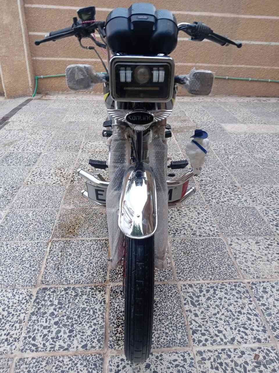 السلام عليكم دراجة تايكر موديل 2025 بلادي نضافة مثل ما موضح بالصور وأحلى محرك مكفول المكان ديالى بعقوبة العثمانية للاستفسار خاص أو للاتصال على الرقم ***********
