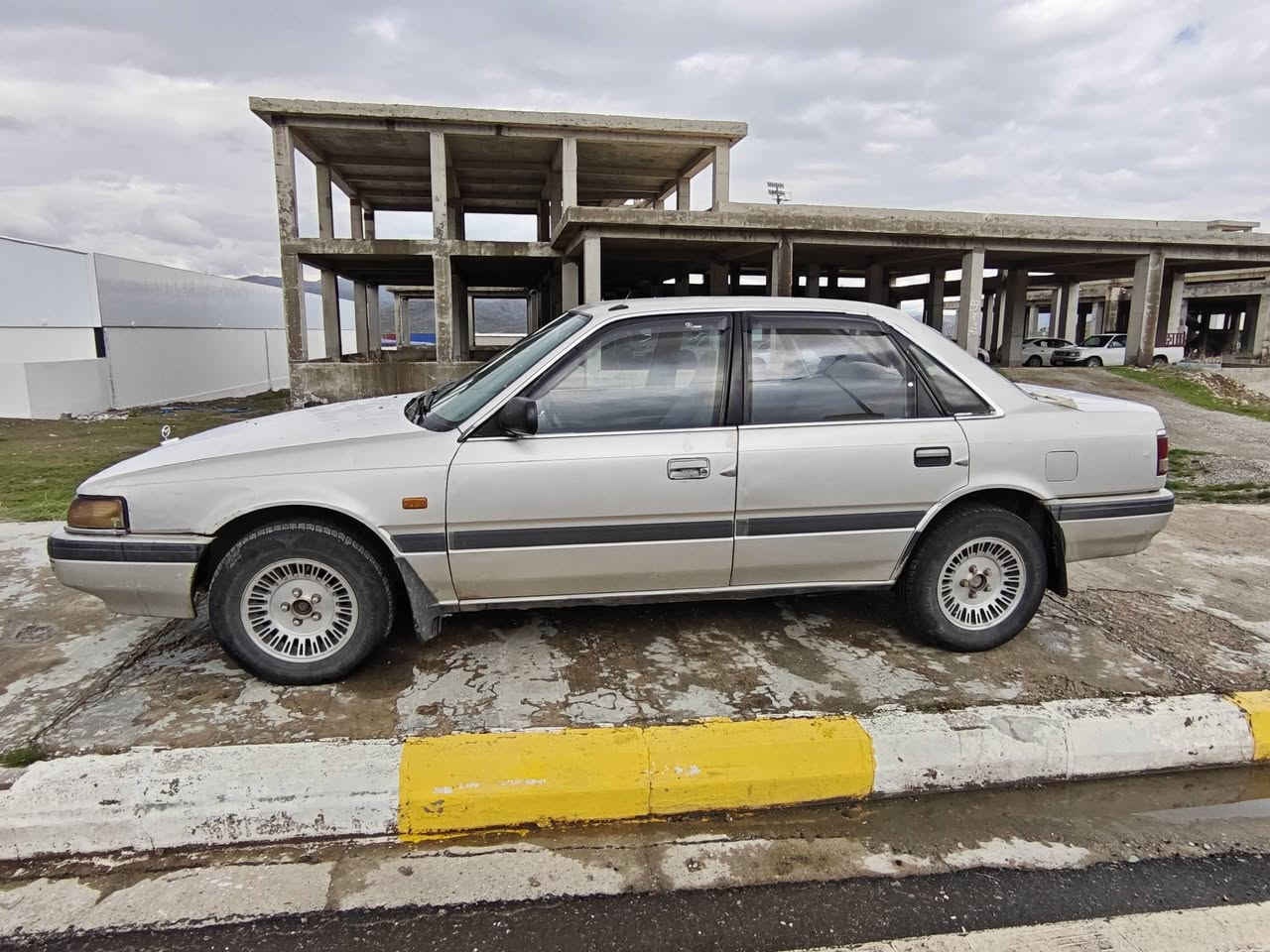 ئۆتۆمبێل: مازدا مۆدێل ١٩٨٩

هەشت و بەخ گێڕ و مەكينه بەشەرت 

توندوتۆڵە لێدراوی و بۆیاخی نیە 
سەنەوی ساڵێکە بەسەرچووە
 بەناوی خۆمەوەیە
شوێن: پێنجوێن
***********
***********
