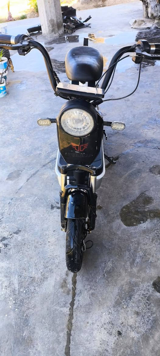 السلام عليكم
للبيع دراجه شحن حجم ١٢ صغير 
دراجه شغاله وكامله كهربائيات كلها شغاله وياها شاحنة
شباب الدراجه صغيره تفيد الي عمره ١٠ وجوه 
سعرها ١٧٥ وبيها مجال للشراي مكاني الرضوانيه الخط السريع الدولي


**إذا كنت صاحب هذا الإعلان وتريد حذفه لأي سبب، رجاءا أرسل رسالة إلى الدعم الفني**