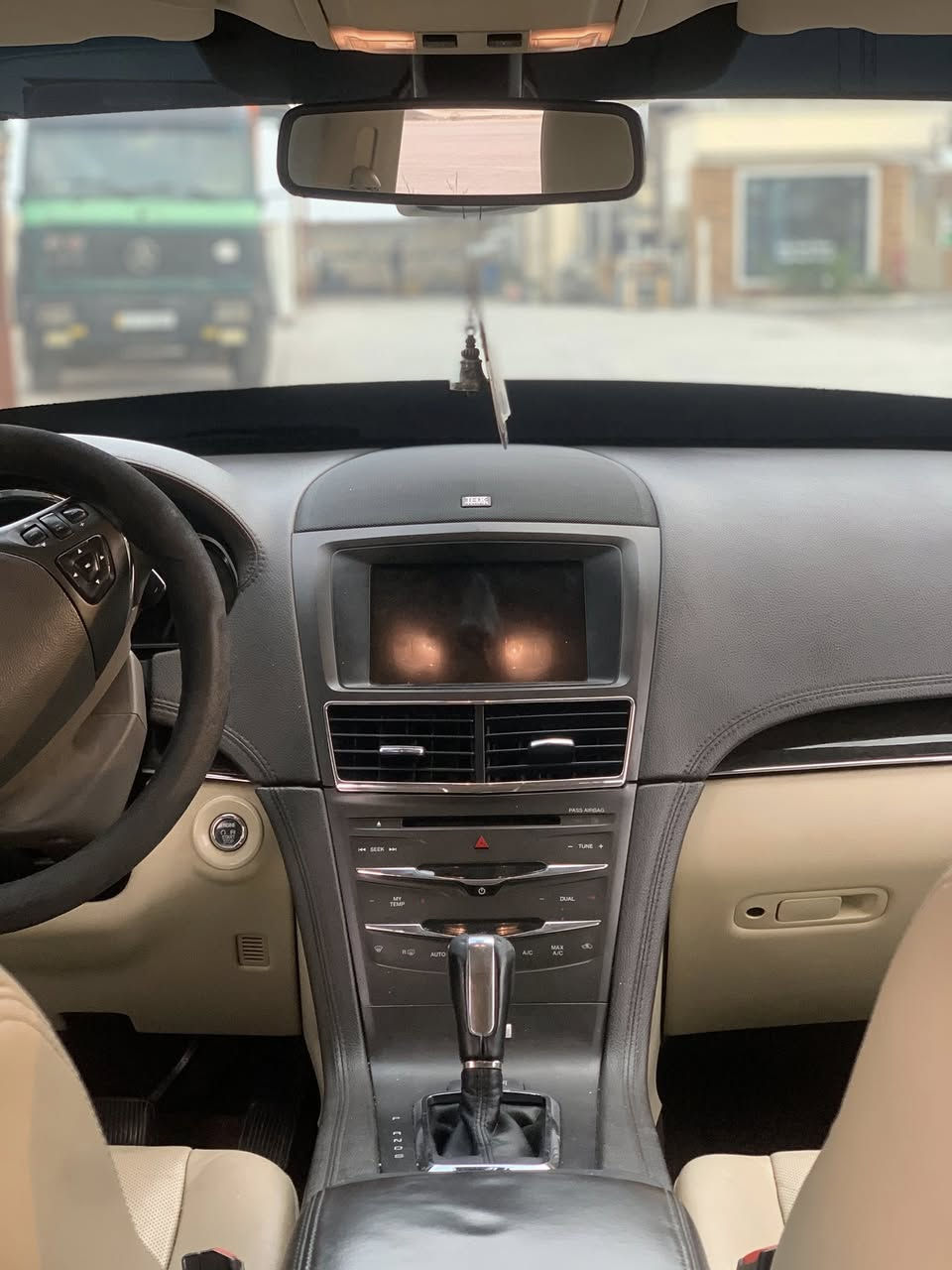 🚗 موديل 2019للبيع: لينكولن
📞 للتواصل:***********
واتساب 
💰 السعر: 220$ورقةوبيها مجال اخوان 
 
📊 
🛠️ المحرك: 6 سلندر – 3.5 V6تون تيربو ✈️ مكينه مفتوح بسبب الدهن بشرط راجعه شركه مكينه وكير بشرط 

⚙️ المواصفات:
• فول مواصفات لمتد مفوله الأخير 
ابواب بصمه
تشغيل عن بعد 
صندوق كهرباء 
تبريد 3 قطع منفصل
دخول ذكي 
بصمه
• شاشة وسطية 
سايد بريك رجل
• كاميره خلفيه
تدفئة كراسي
تدفئه ستيرن 
كشنات جلد
• مقاعد لسبعة ركاب
• تحكمات ستيرن كاملة
• حساسات أمامية وخلفية وجانبية

مثبت سرعه 
وبعد بيها مواصفات أخرى 
⚠️ أضرار السيارة:
• وارد أمريكي– ضرر السياره موجود بل صور بدون دواخل بدون تبديل فقط صبغ أرباك راجع سستم بشرط
• السيارة جاهزة بدون أي نقوصات

📌 تفاصيل إضافية:
• رقم السيارة: سليمانية الدولي الجديد
• باسم المالك تحويل مباشر

• صدر جديد، بطارية جديدة، إطارات جديدة 
للتواصل   ***********
