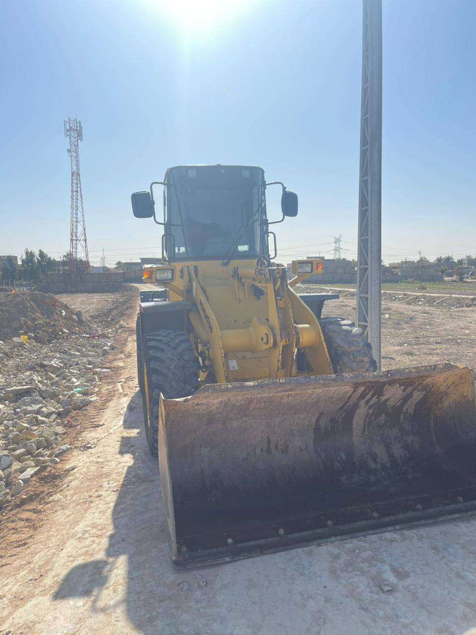 السلام عليكم
شفل كوماتسو حجم100 للبيع 
موديل 2019 مني فيست 
مكينه جديده بمعنى الكلمه 
مكينه 4سلندر 
تخم تاير 
تبريد 
للاستفسار الاتصال ***********
