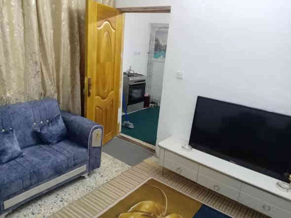 السلام عليكم اريد  بيت للبيع  70 متر الشرطة الخامسة الدوانم سند 25 تبليط  من صاحب سند قرب جدا ع شارع العام طابق غرفة نوم واحدة صاله ومطبخ قسط أو نقد مقدمة 38 وباقي قسط بالشهر 500 الف 
*********** وات ساب
