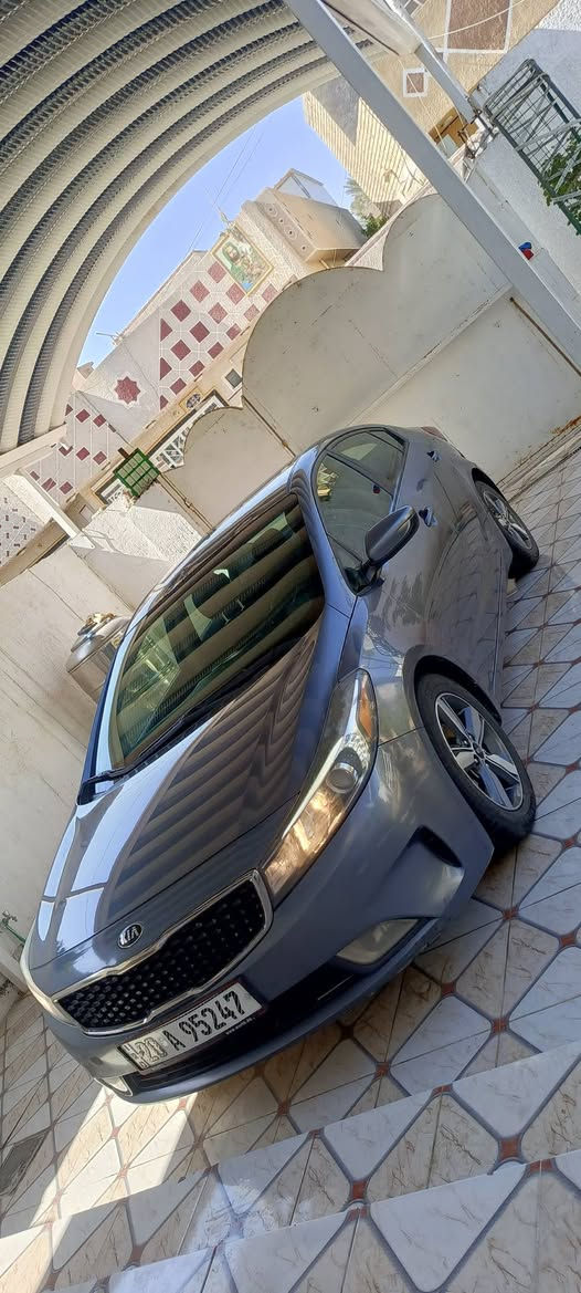 سلام عليكم 
فورتي وارد امريكي موديل 2018
محرك 2000 دوش
حادث خلفي جامرلوغ وقبغ الجنطه
بدون ارباك السونار بل منشور 
السياره جديده بمعنه الكلمه 
السعر 122
الستفسار ***********
