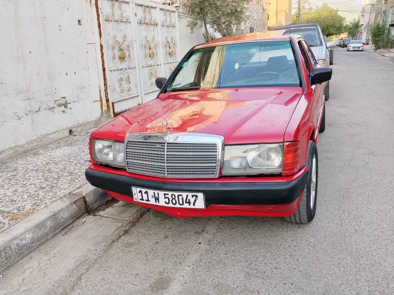 السلام عليكم مارسيدس 190 
موديل 1991
كير ومكينه بلاديات 
داخل مخمل 
صدر امامي نضيف
صدر خلفي نضيف
السعر 45 وبيا مجال للشراي 
*********** ابو أسد
