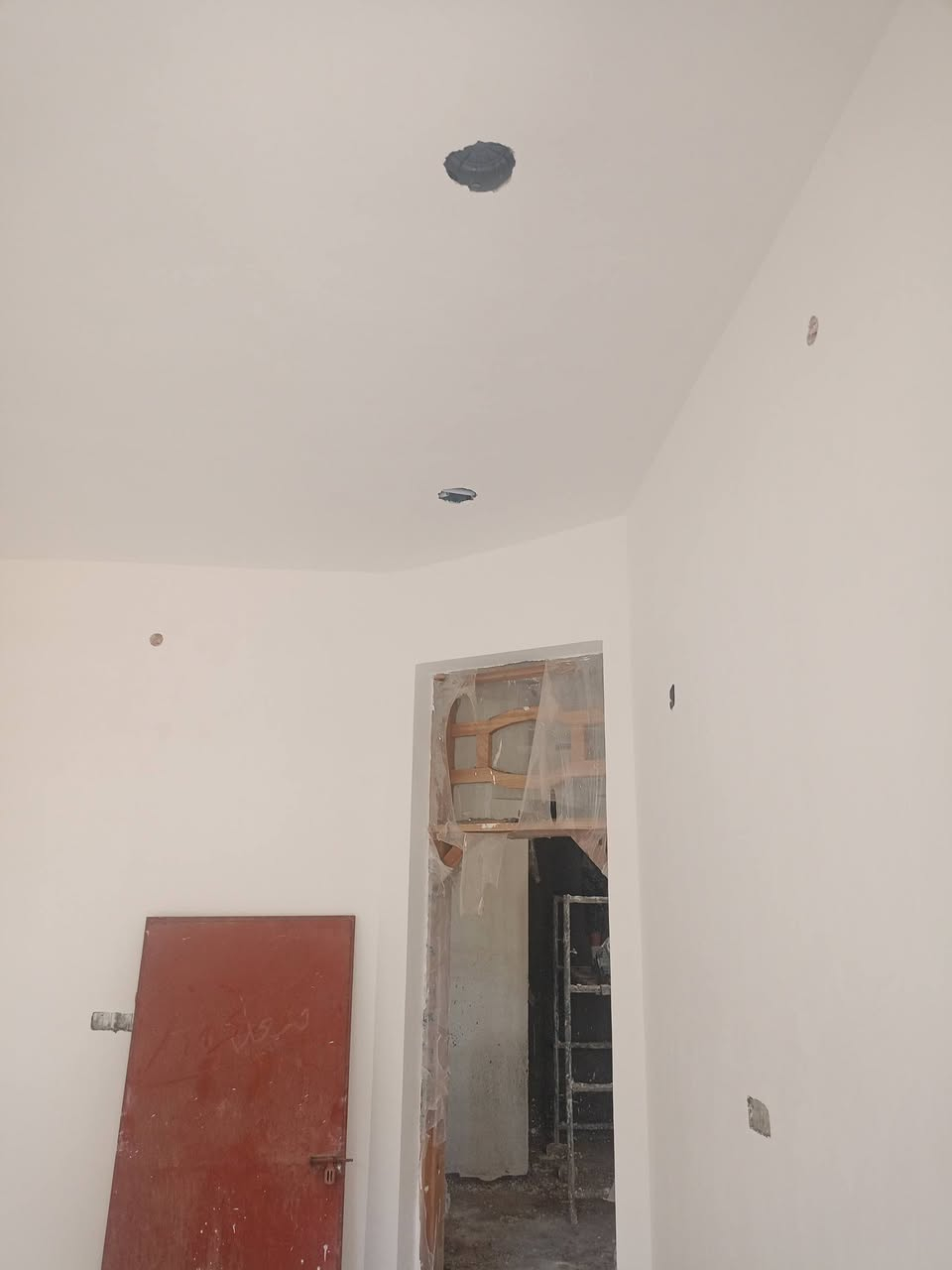 🏗️ جارِ تنفيذ أعمال التشطيب
بعد استلام الهيكل، باشر فريق دارك جاهز بتنفيذ أعمال التشطيب بأدق التفاصيل وأعلى معايير الجودة، مع متابعة مستمرة لكل مرحلة لضمان أفضل النتائج.
✨ دقة بالتنفيذ
✨ جودة بالمواد
✨ إشراف ومتابعة ميدانية
دارك جاهز
📞 ***********
بإدارة مصطفى غزوان 🏡
