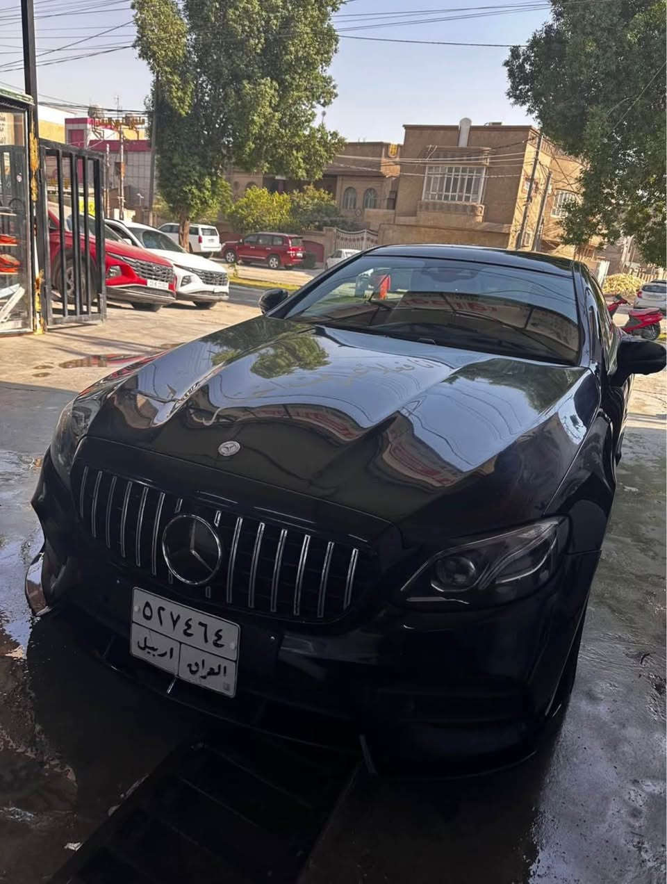 مارسدس E200 Coupe 2017 
وارد الماني كلين 
4 سلندر 2000 تيربو 
لون زيتوني مميز  
ماشية 110 ميل 
داخل لونين مميز 
كشنات تدفئة وتبريد 
كشنات امامي مساج 
تدفئة ستيرن 
تدفئة سرج ويدة باب 
نقطة عمياء 
‎4 كامرات محيطية 
تدفئة مرايا جانبية 
جنطة كهرباء 
بردة خلفية 
جكات 
بانوراما 
‎5 وضعيات قيادة 
شفتات ستيرن 
داتا شو 
بالعراق صار تبديل بنيد اثر بارد 
وبارد بالجاملغ الخلفي 
***********
مكان السيارة موصل موصل, نينوى
