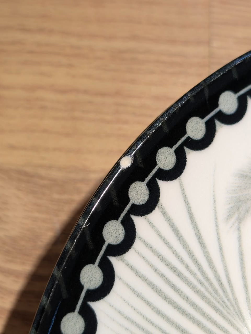 Set of 21 plates and bols. Very good condition, almost new. Just 2 large plates got a little scratch (see pictures). Total for 25.000 IQD. In Erbil. أربيل, العراق


**إذا كنت صاحب هذا الإعلان وتريد حذفه لأي سبب، رجاءا أرسل رسالة إلى الدعم الفني**