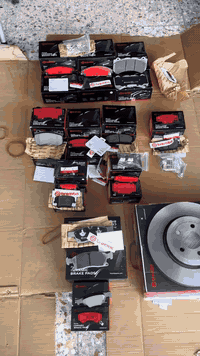 يتوفر لدينا 
دسكات برمبو _brembo اصلي وكاله 
مع ضمان حقيقي (50000 كيلومتر )
يتوفر لجميع انواع سيارات الامريكيه 
(جارجر +جالنجر +اوباما +جيب +دورنكو +تاهو +يوكن )
الفرع الاول السنك مقابيل كراج الغفران محل 
محلات محمد سليم 
الفرع الثاني شارع فلسطين تقاطع نخله قرب مطعم قدوري 
شركه جبل علي 
***********
