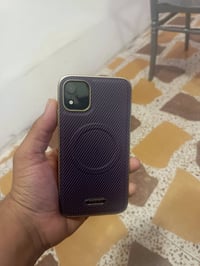 آيفون XR • ١٢٨ • بطارية ١٠٠٪