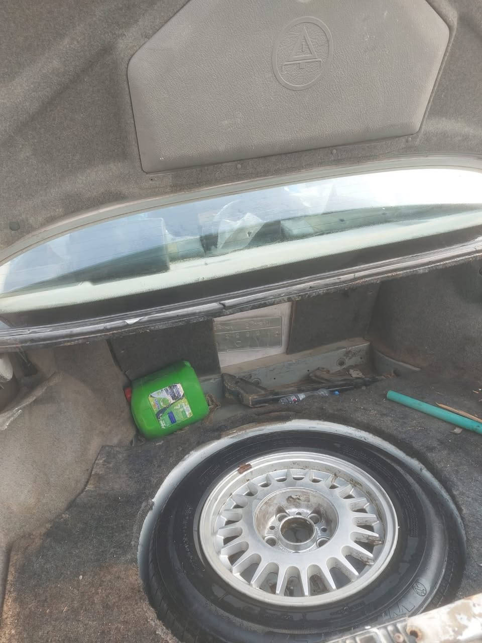 السلام عليكم خوان بي ام ٧٣٥ للبيع رقم بصره ألماني  موديل ٩٢مكانها بصره مكفوله من الصبغ والضربه كير محرك اكسل بالكارتون حداده كلش حلوه غرفه جديده سياره بلاد عظمتها تخبل لايت زنون كهربائياتهاكلها شغاله دعاميه كدام مابيها وسنويتها ضايعه بيها كتاب فقدان كامل حتى من المرور سعر 26 موسعرها بس مستعجل علبيع مداور ثاني يوم 
***********
***********
