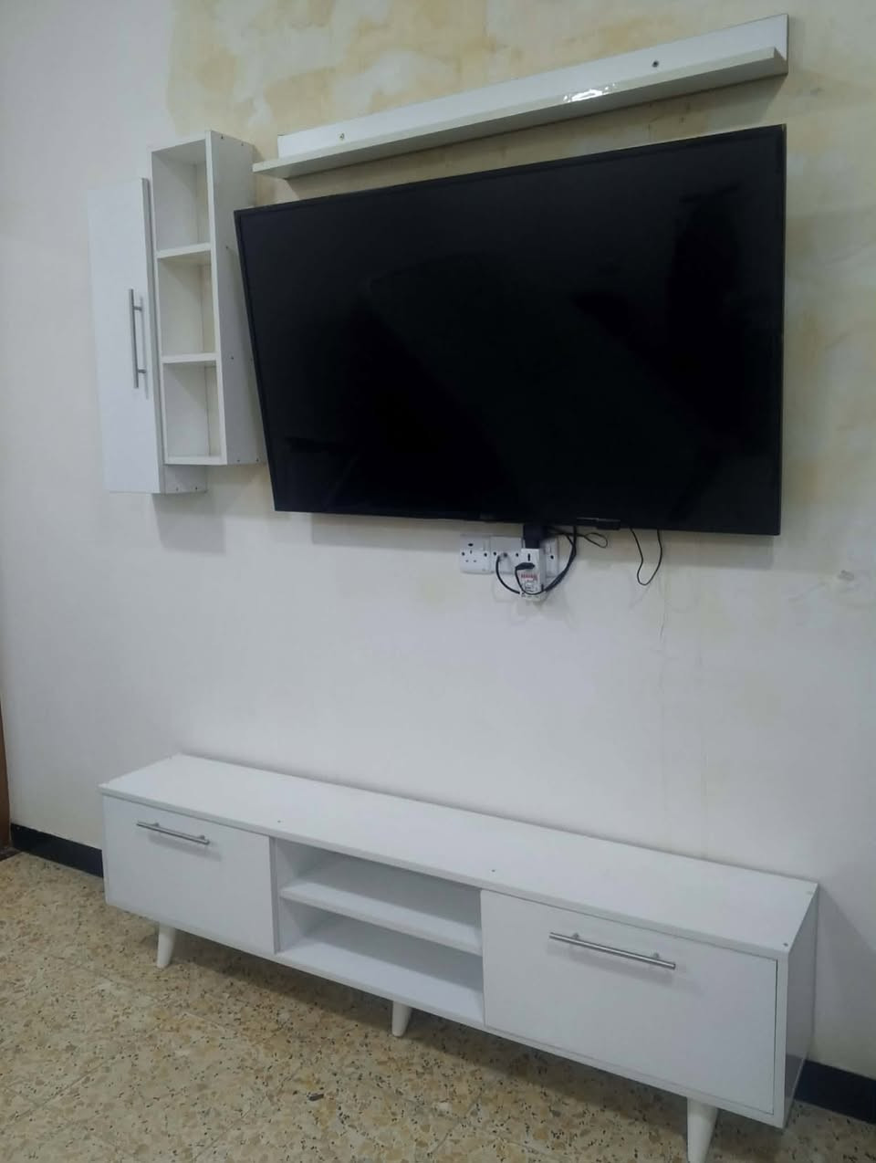 ميز بلازمه سعره 60الف قفل  كنتور صغير  سعره 80  الف قفل مكاني الدوره *********** رقمي
