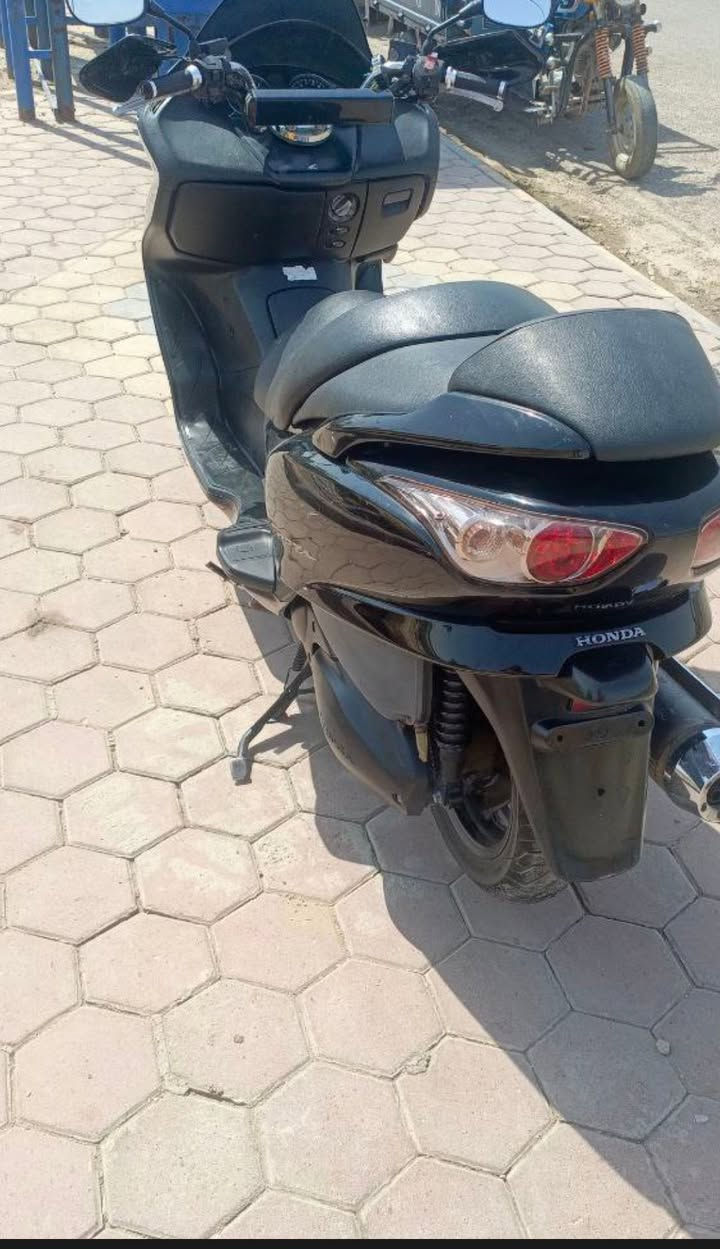 دراجه فورزه للبيع 08 الدراجه جاهزه كل نقص مابيها مكفوله السعر خاص رقم *********** مكان كوت
