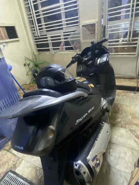 السلام عليكم اخوان عندي هاي الدراجه سلفر ونج 400 مكينه سوده فول مواصفات تدفئة ب اليدات اوفر مود حساس اي بي اس دراجه سابقا مكفوله بس هسه صار عندي بيها عطل والحد الان ماعرف عطلها شنو ف الي يريد يتصل واني خادم واتساب فقط هذا الرقم للاستفسار اكثر اتصل واتساب العنوان بغداد البلديات ***********
