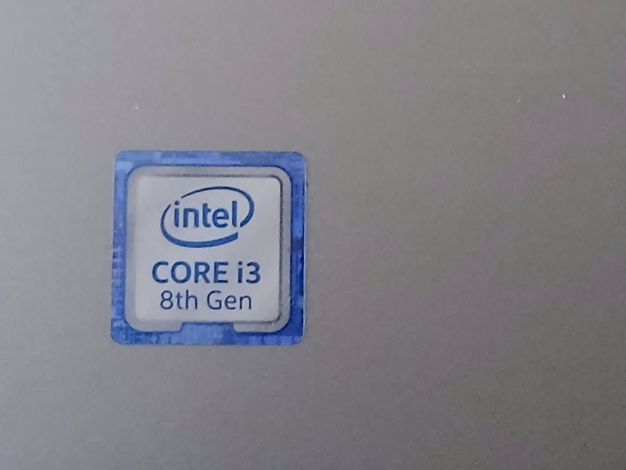 للبيع لابتوب لينوفو
Lenovo IdeaPad L340

المواصفات
المعالج: Intel Core i3 الجيل الثامن
الذاكرة: 8 جيجابايت DDR4
التخزين: 256 جيجابايت SSD سريع
الشاشة: 15.6 إنج FHD بدقة 1920×1080
كرت الشاشة: 4 جيجابايت
غالق كاميرا للحماية
نظام التشغيل: ويندوز 10 أصلي

المنافذ
عدد 2 USB
Type C
LAN
AUX
HDMI
CD/DVD

الحالة
نظافة 99%
البطارية أكثر من ساعتين
شكل جميل وعصري

الملحقات
شاحن أصلي جديد
حقيبة جديدة

السعر
275 ألف

للاتصال واتساب
***********
