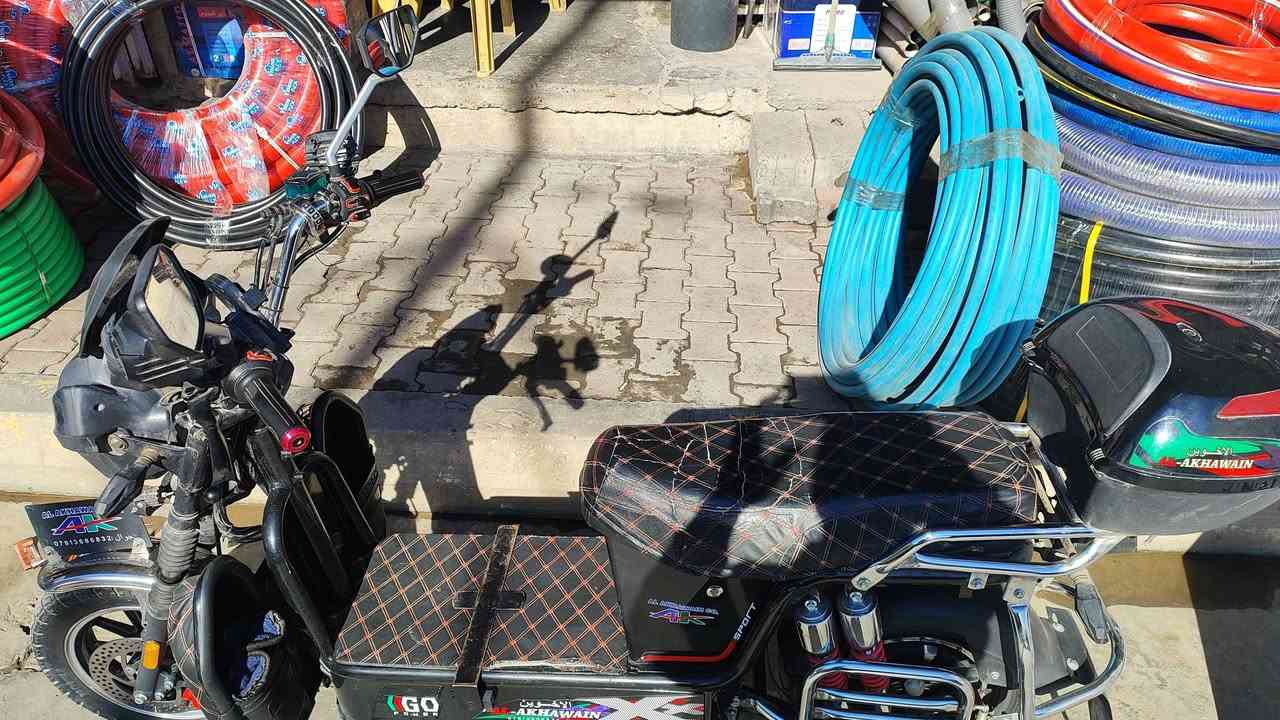 سلام عليكم دراجة جبلي الاخوين موديل 2024 للبيع الدراجة نضيفه واحله من الصور دبل سويج دبل ريمونت فقط البطاريات نصف عمر للاستفسار على الخاص او على الهاتف/ ***********/***********
