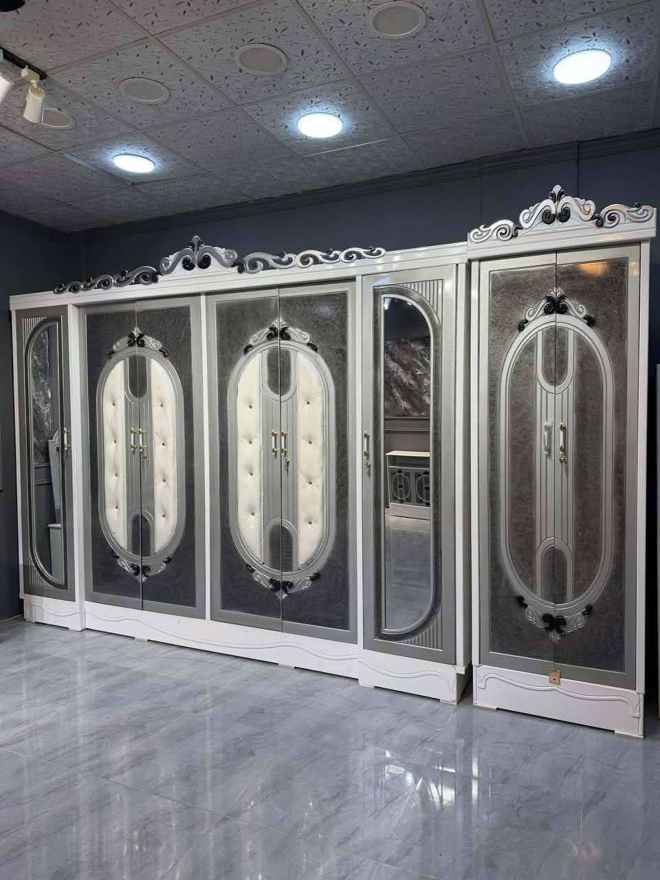 متوفر الان موديل جديد ..

السعر 975الف دينار فقط  

سعر الشازلون الخزان 75 الف 

سعر الشازلون المقعد 50 الف 

غرفه نوم داخل معاكس خشب 3 ملم
خارج تحفير sns انديف 5 ملم

الصبغ حراري درجة اولى

6باب  متكونه 

زاويه تصميم كنتوري بارتفاع الكنتور

السرير بلاويد اسود 6ارجل

قياس الكنتور ارتفاع 2.40 وعرض 3.20

النقل والشد مجاناً داخل بغداد 

يوجد توصيل الى جميع المحافضات وباسعار مناسبه
العنوان/بغداد
M


**إذا كنت صاحب هذا الإعلان وتريد حذفه لأي سبب، رجاءا أرسل رسالة إلى الدعم الفني**